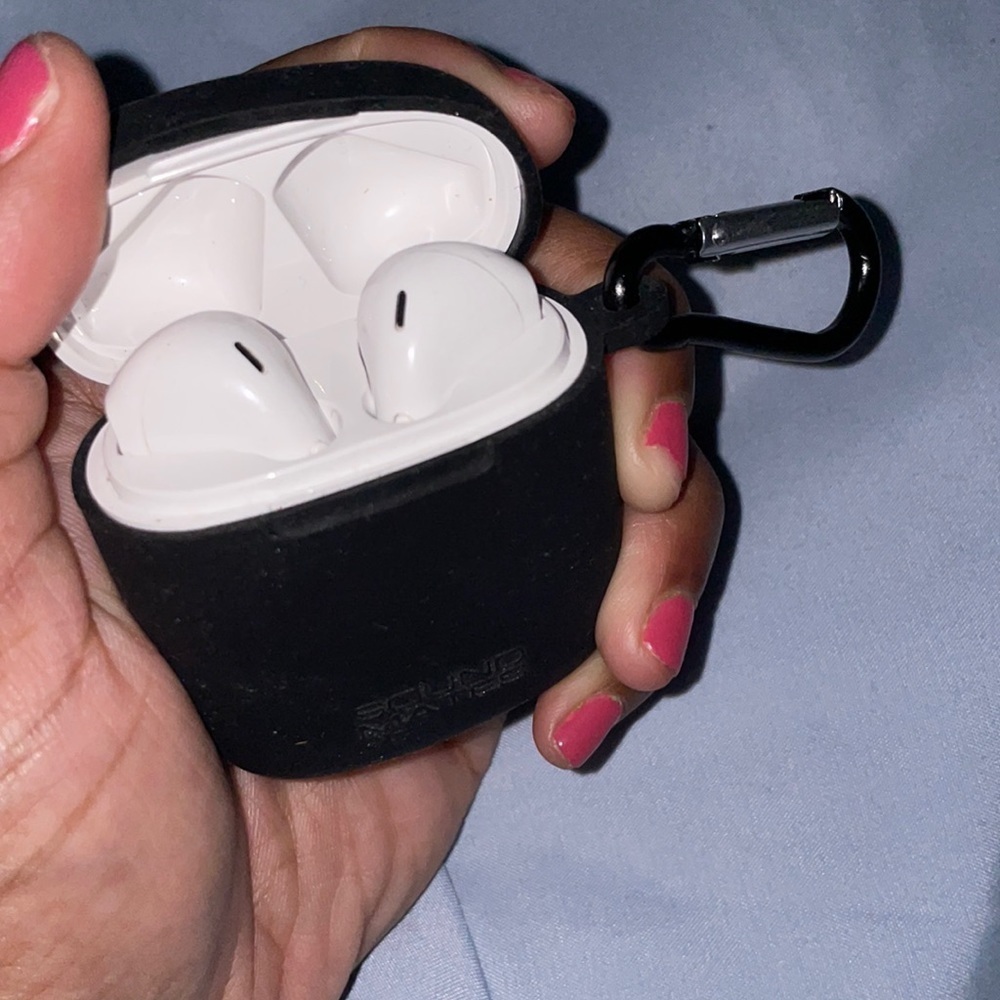 headphones charging case keychain holder (INSPIRED by apple AirPods) Beats Dre